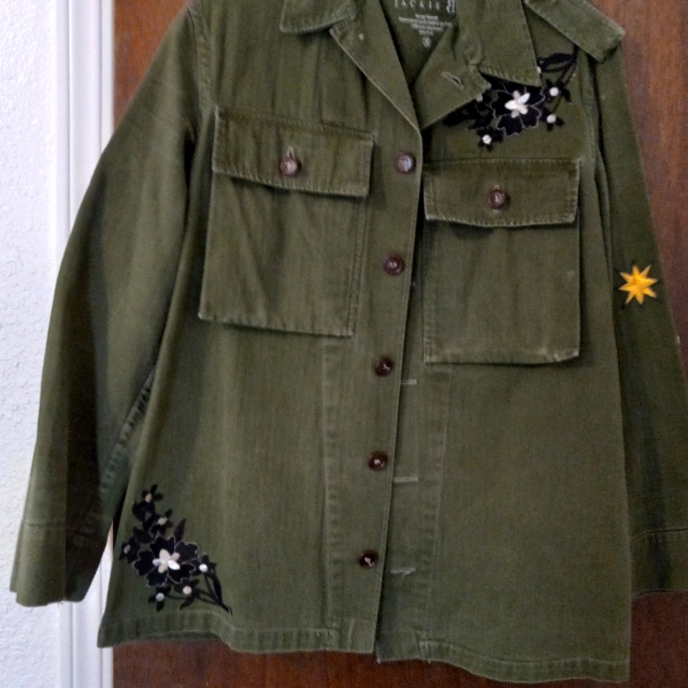 Army style jacket 💜  Vintage distressed look. Thanks for looking.